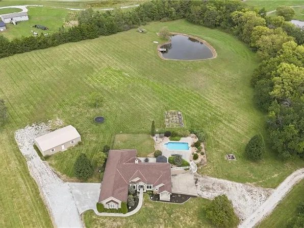20809 S State Route J, Peculiar, MO 64078