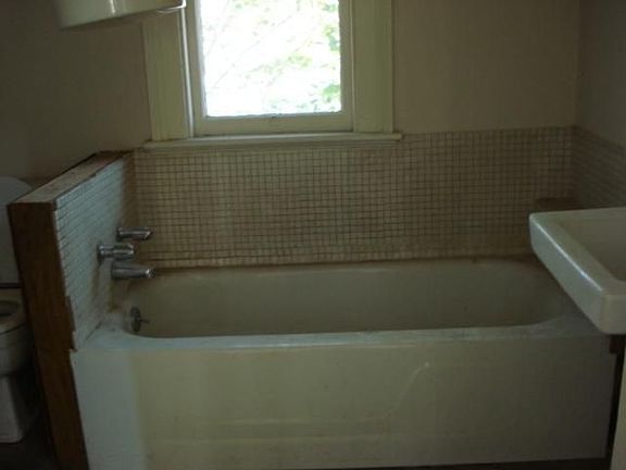 Main Level Bath U 1
