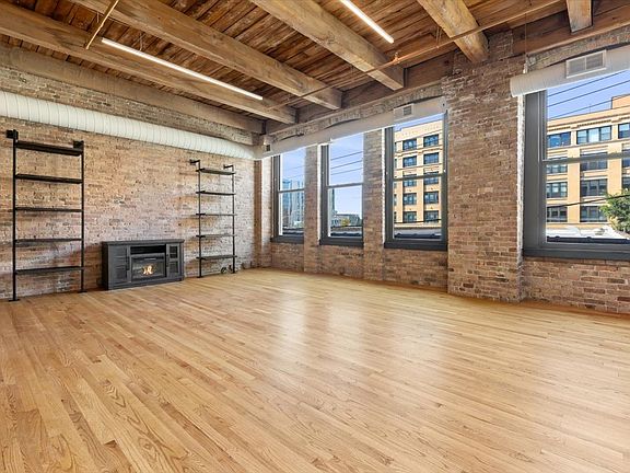 4th image of 400 S Green St APT 210