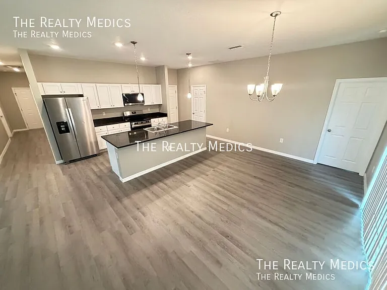 1611 Fannin Ave NW — Photo 4