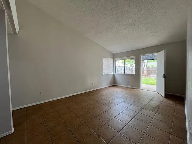 Building Photo - 1410 W Braker Ln #B
