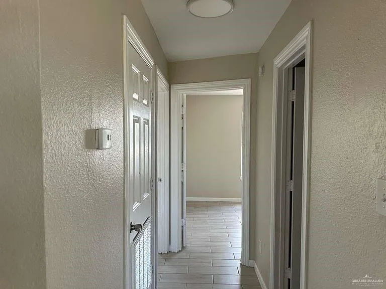402 S Gastel Cir #19 — Photo 6