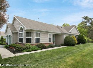 17 Rosewood Dr, Lakewood, NJ 08701