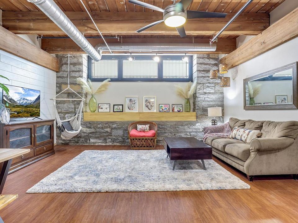 1st image of 406 Wacouta St Unit 7