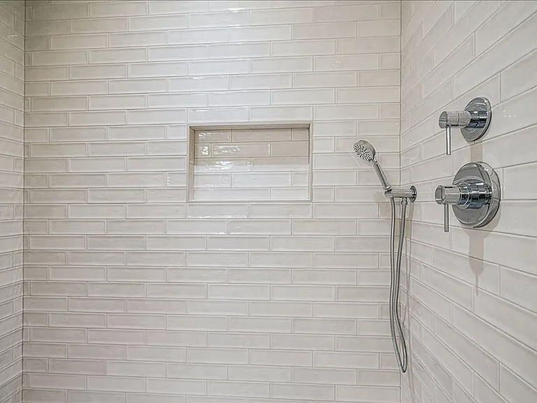 5472 Park Ave — Photo 16
