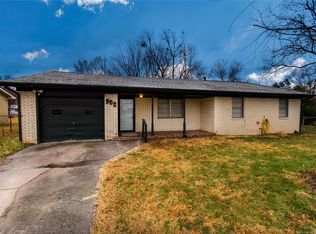 902 NW 1st St, Wagoner, OK 74467