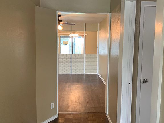 3rd image of 615 Bishop Dr