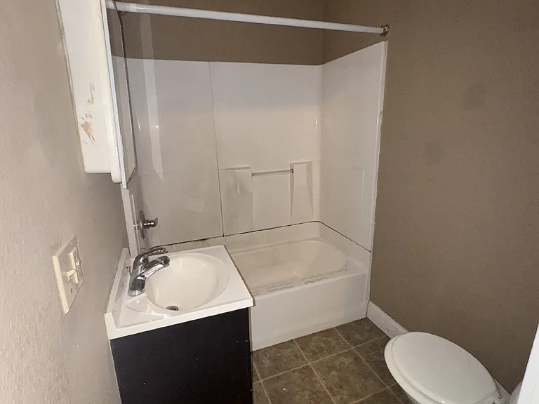 207 S Clarence St #A — Photo 6