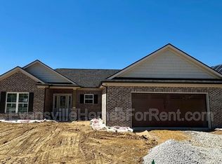 3520 Sand Dr, Newburgh, IN 47630