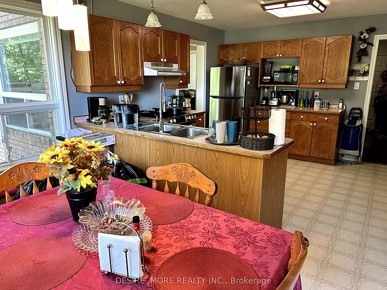 54 Mayfair Dr N #SE — Photo 16