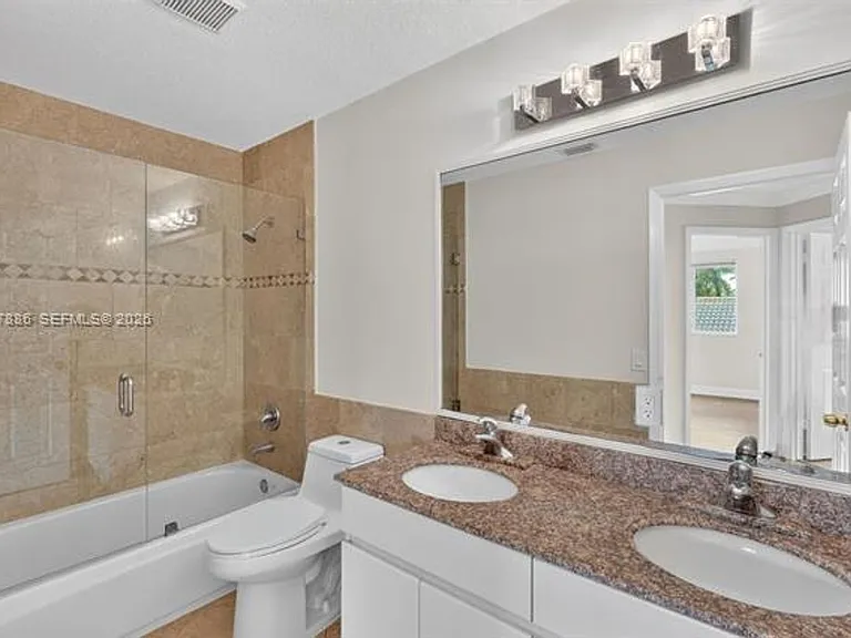 1115 Camellia Cir #0 — Photo 24