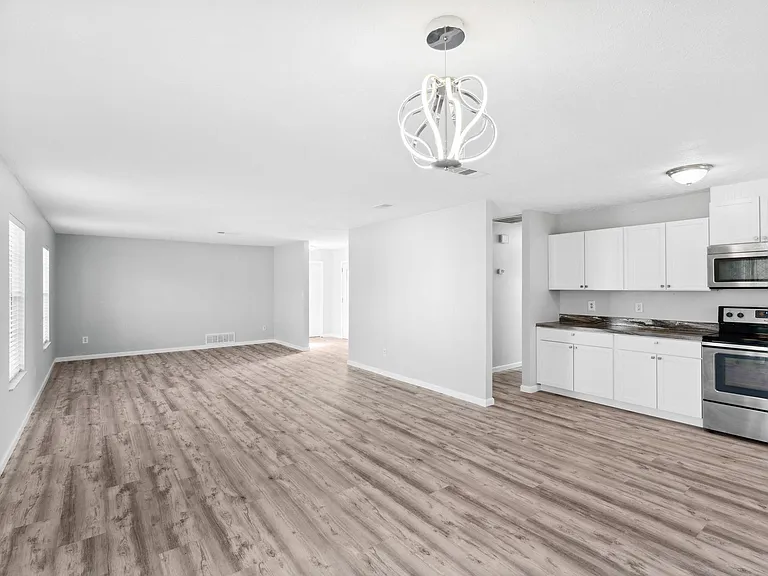 3111 Lanny Ln — Photo 7
