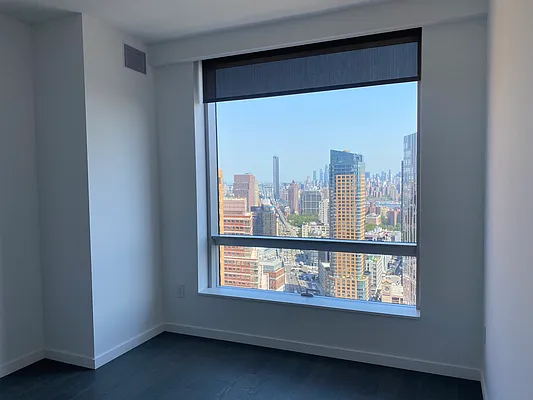 Rented by The Ariel Group Realty Corp | media 3