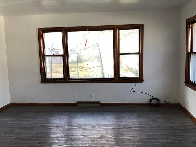601 E High St — Photo 1