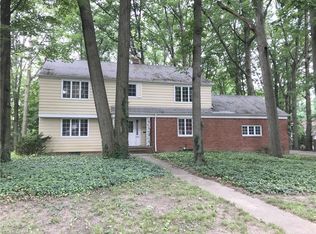 3626 Stoneleigh Rd, Cleveland Heights, OH 44121