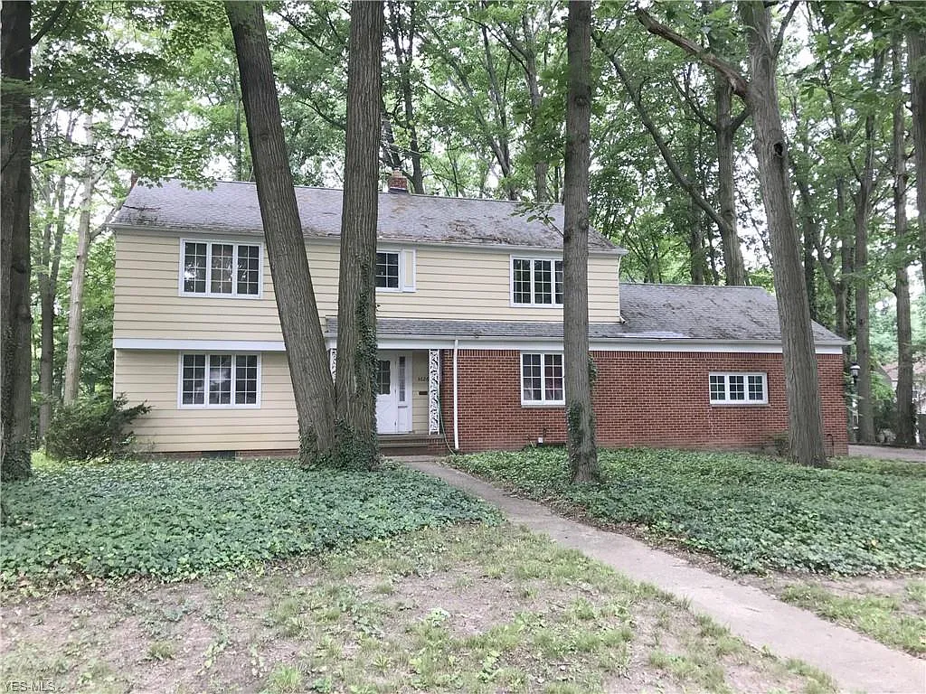 3626 Stoneleigh Rd photo 1