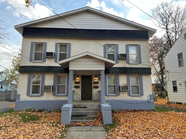 215 N 8th St, Niles, MI 49120