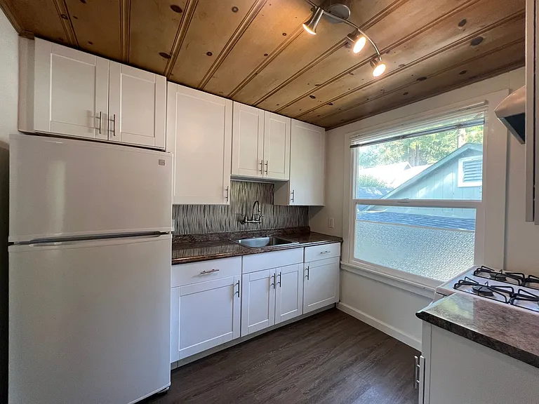 20359 Sunnyside Way — Photo 37