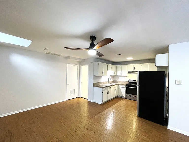 3227 S Aberdeen St #1M — Photo 8