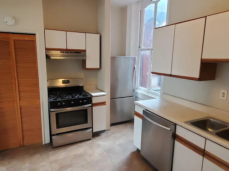 514 W North Ave — Photo 10