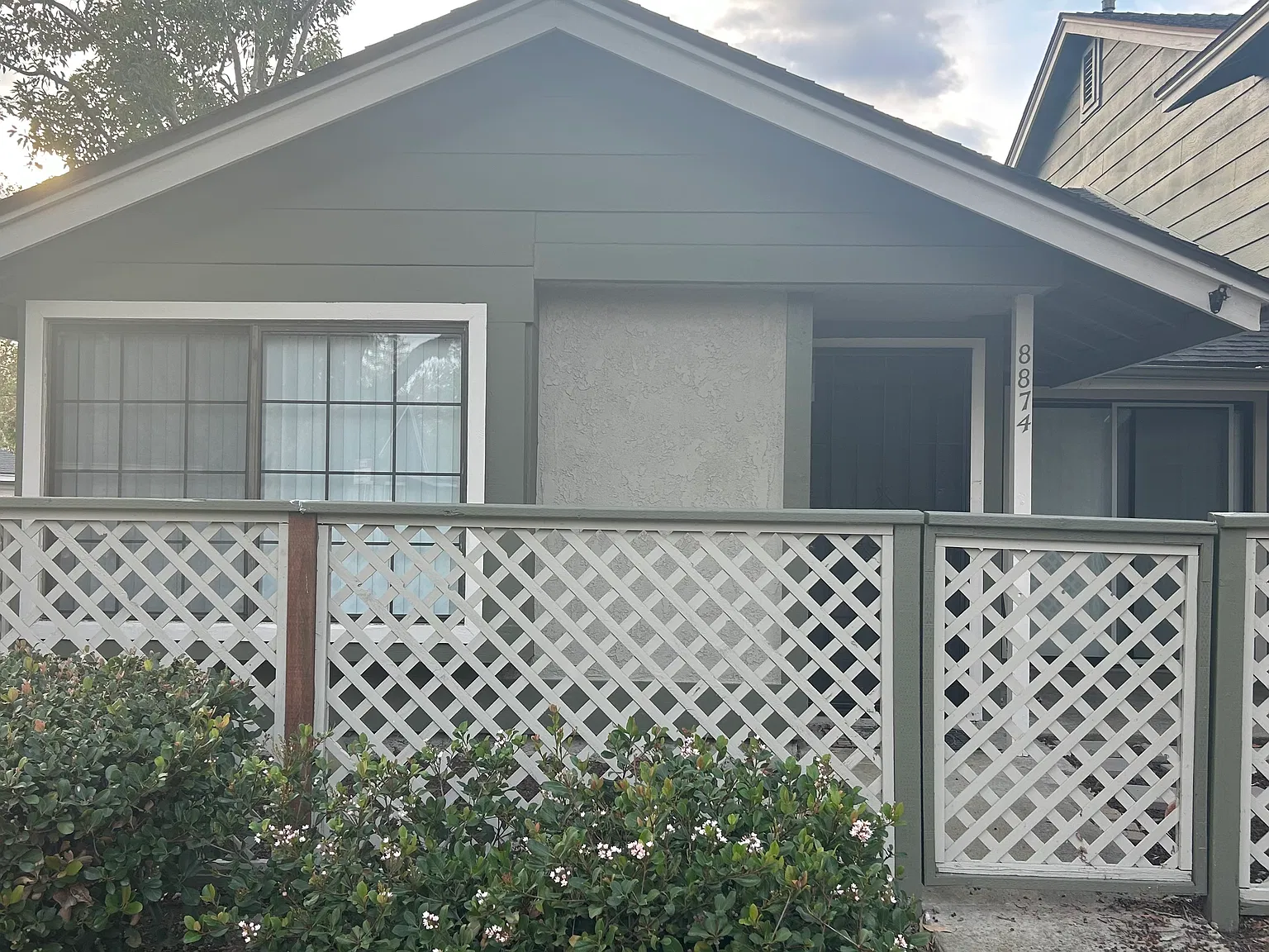 2 bed, 718 sqft, $2,350 — Photo 1