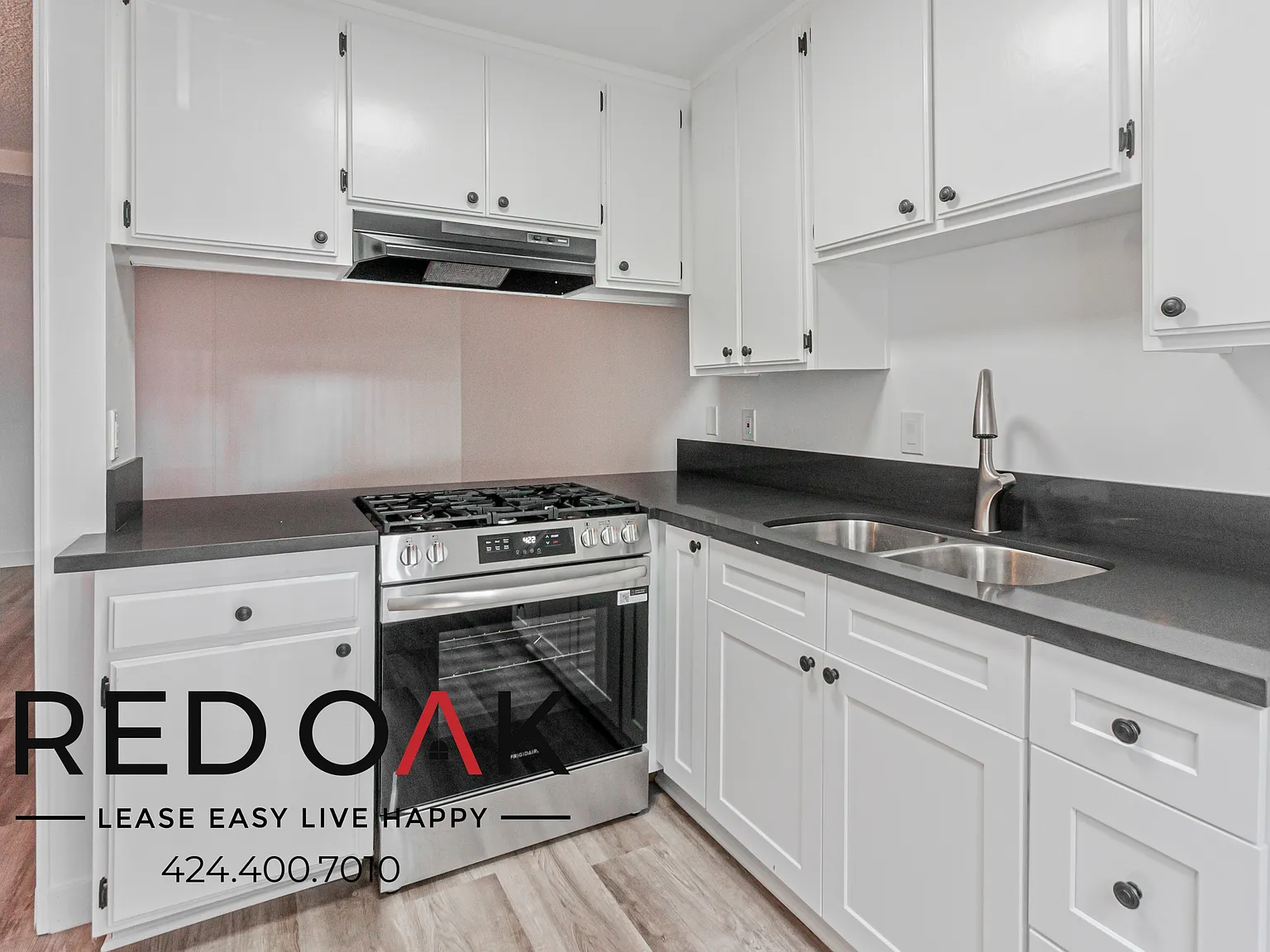 Beautiful Junior One Bedroom with Private Balcony and Included Parking ~ Near CSU Northridge! — Photo 3