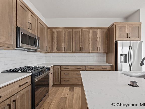 2nd image of 1501 Wineglass Rd