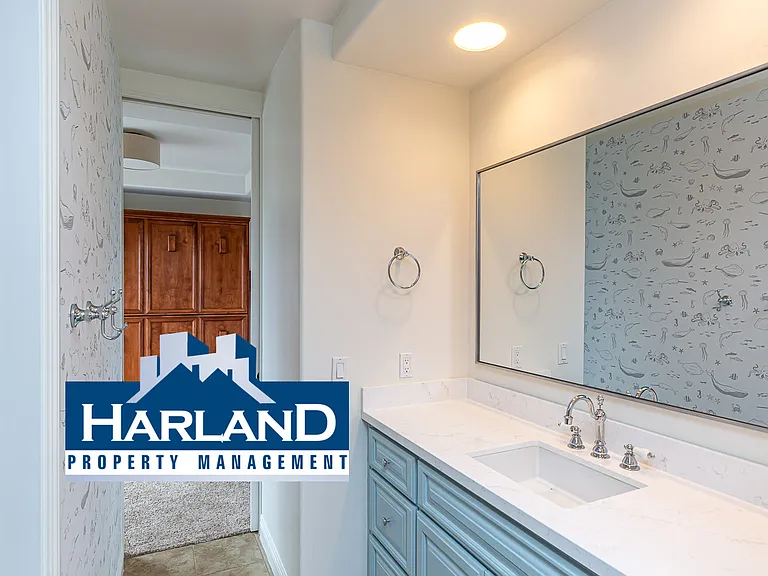 1368 Oliver Ave — Photo 15