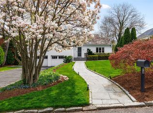 14 Echo Bay Place, New Rochelle, NY 10805
