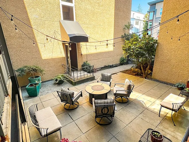 IRO Apartments — Photo 10