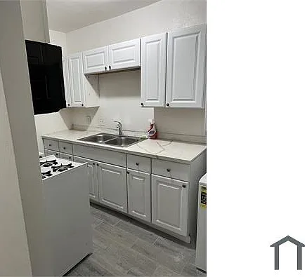 110 E Fredricks St #B — Photo 9