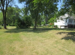 26211 W Rollins Rd, Ingleside, IL 60041