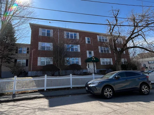 152 Newton St, Brighton, MA