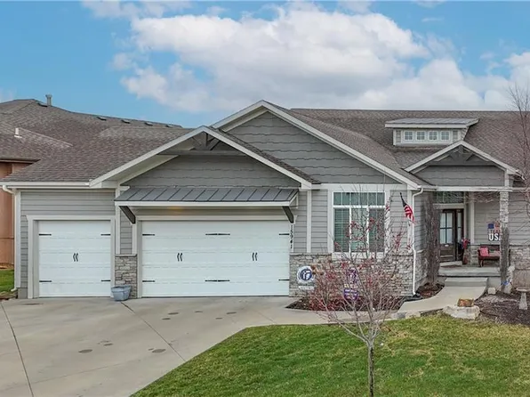 15941 W 163rd Ter, Olathe, KS 66062