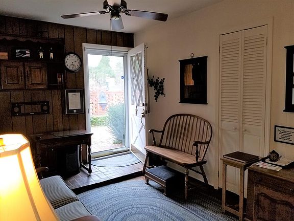 5th image of 741 Morton Ave NE