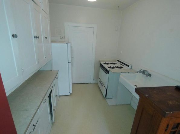 576 Grand Ave #204