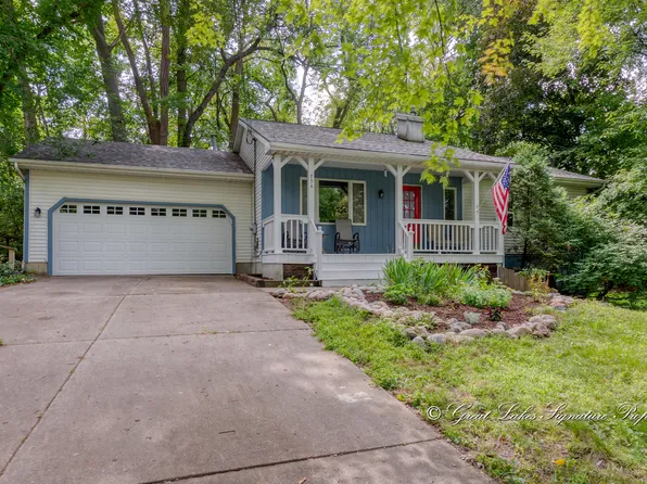 754 N Park St NE, Grand Rapids, MI 49525