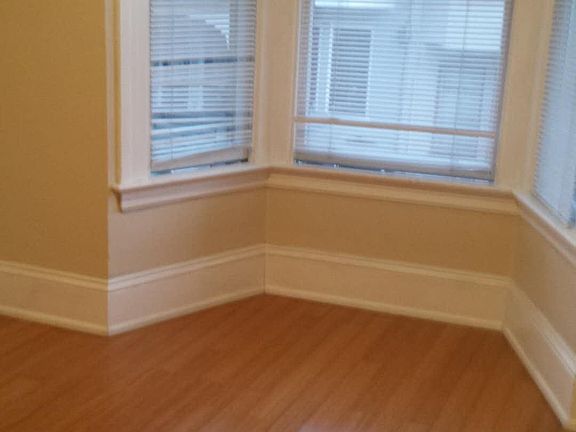 3rd image of 945 Jackson St