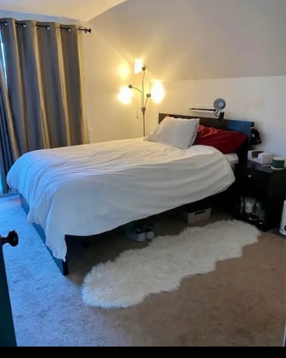 3 bed, $1,300 — Photo 1