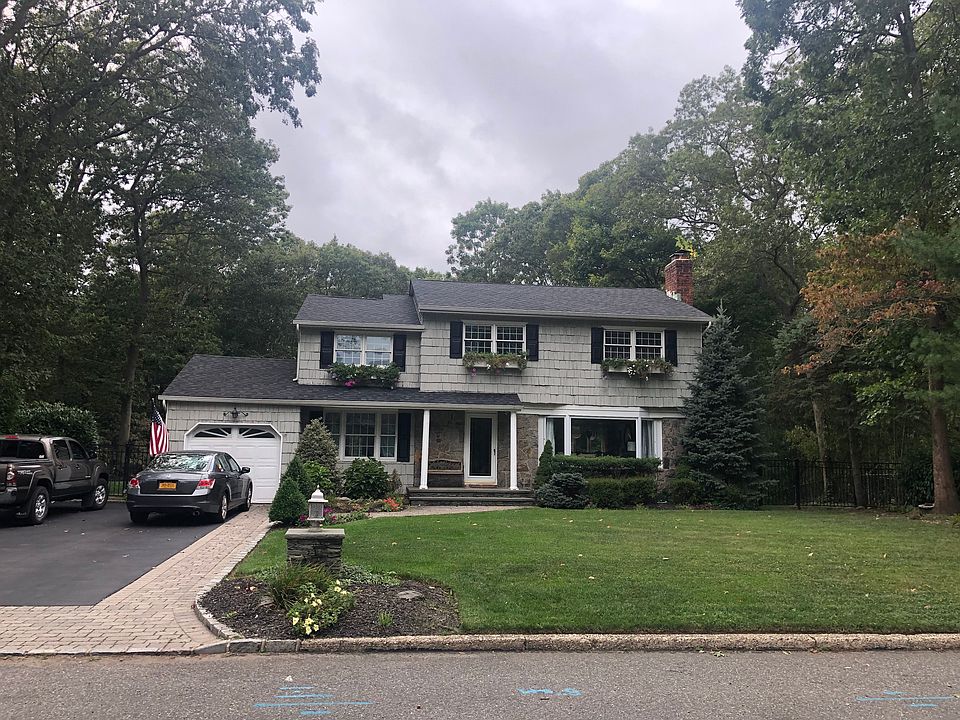 1st image of 32 Dogwood Dr