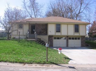 1911 SW 4th St, Lees Summit, MO 64081