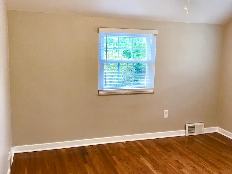 400 Duquesne Dr — Photo 28