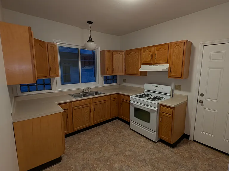 635 Park Ave #2 — Photo 10