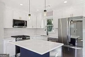 1560 Sams St SE — Photo 4
