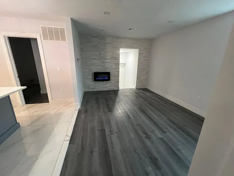 6112 Broadway #1 — Photo 5