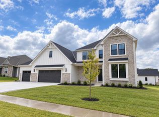 N66W21225 Sweet Clover DRIVE, Menomonee Falls, WI 53051