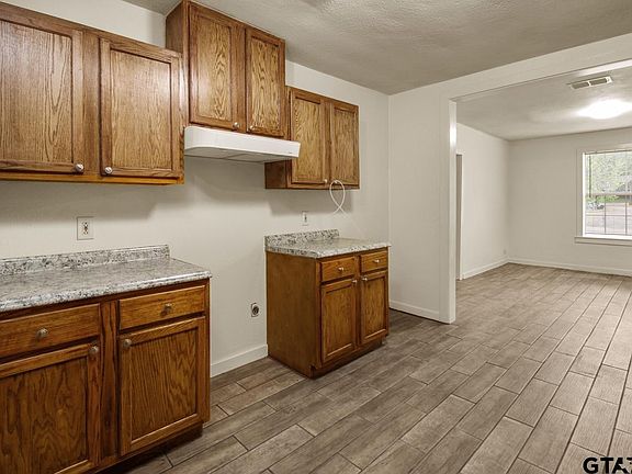 4th image of 1921 N Church Ave