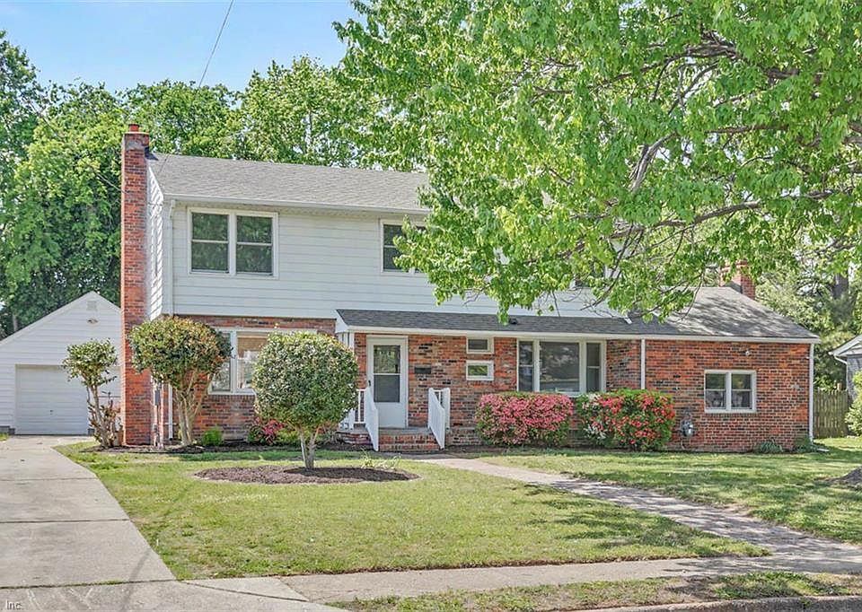 1st image of 213 Brooke Dr