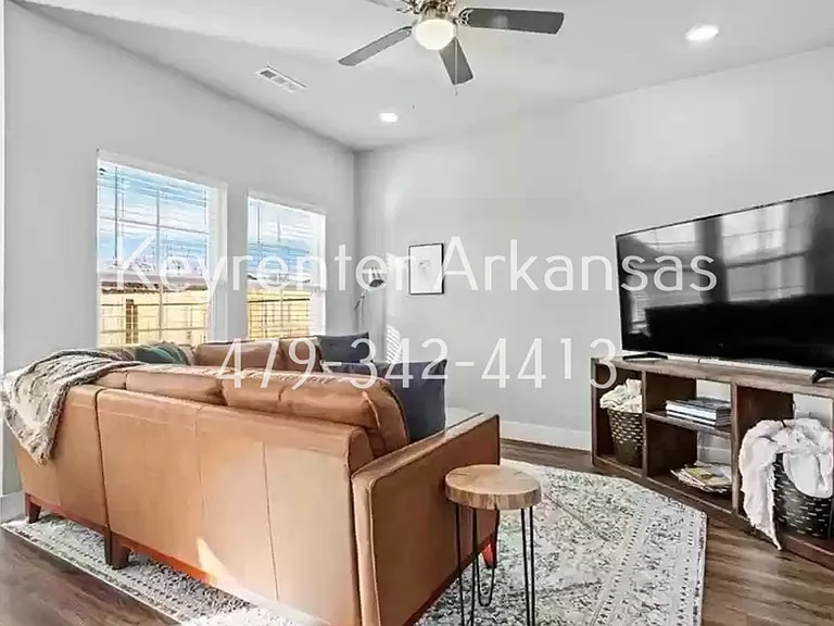 Come live in this brand new duplex in the heart of NWA — Photo 5