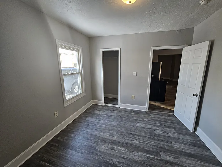 3204 West 73rd Street - Downstairs — Photo 7